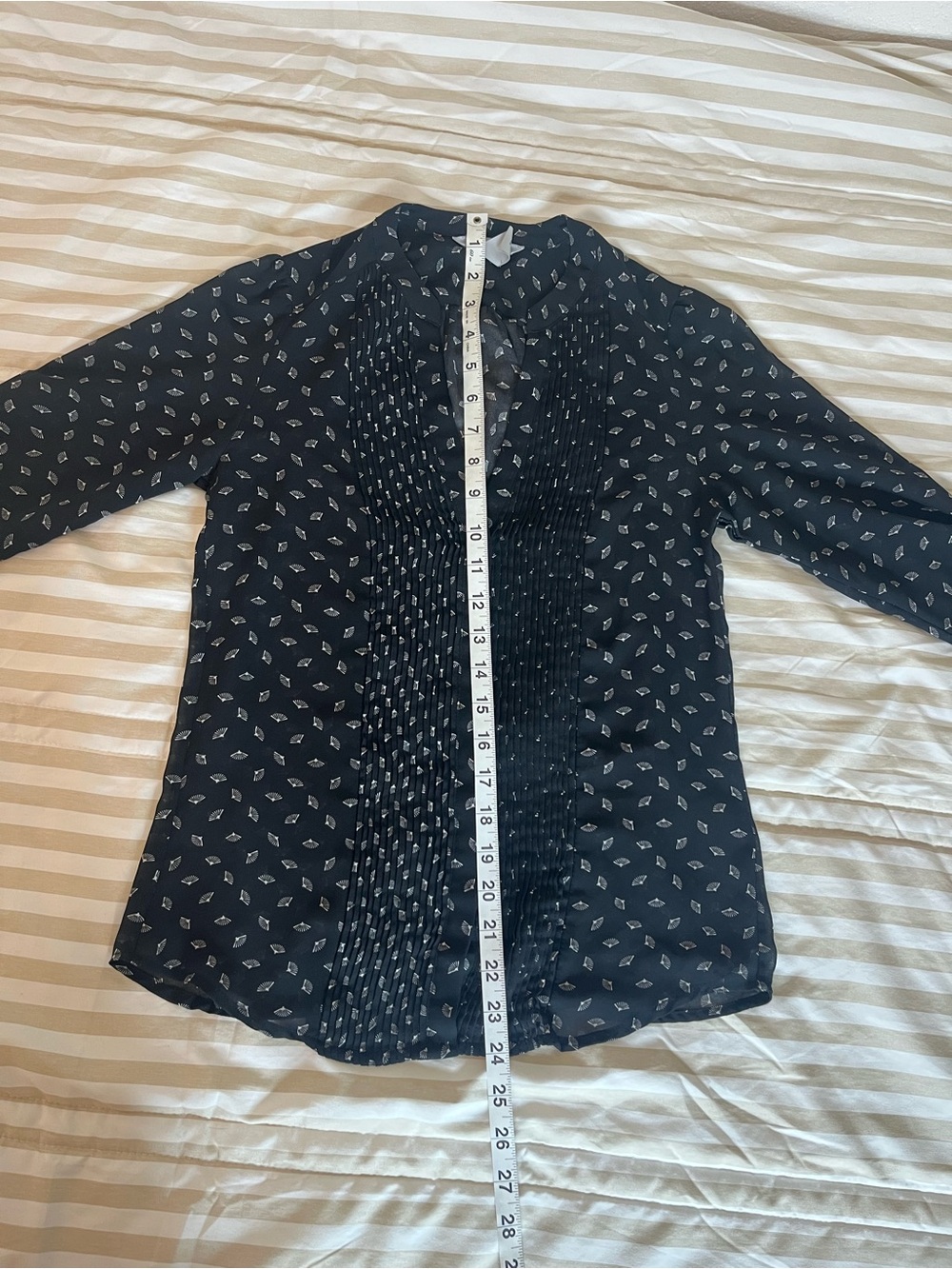 H&M Black Geometric Print Pleated Pintuck Blouse Size 2 - Picture 5 of 10